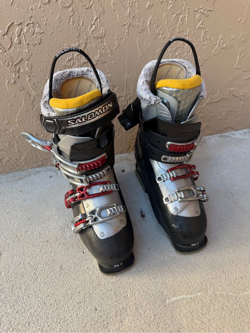 Salomon Irony 7.5 Women’s Ski Boots – Mondo 25.5 / Women’s Size 8.5–9